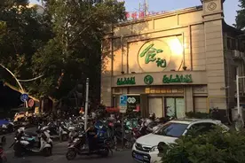 一碗烩面，看郑州变迁；就爱烩面的郑州人，你最爱谁家烩面？图片