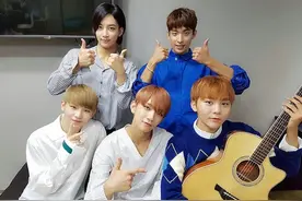 中秋特别舞台 SEVENTEEN成员展现自给自足偶像魅力图片