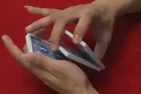 魔术揭秘—赌神三段假洗牌。原来这样！图片