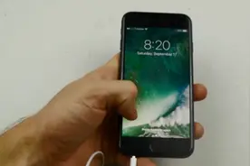 1分钟解决iphone7没有传统耳机接口的问题，看着好心疼视频封面