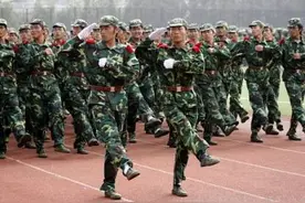 那段难以忘怀的军训时光，你和谁一起度过？图片