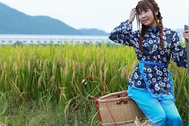 一首《刚好遇见你》歌声优美动听，旋律悠扬