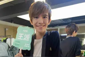 [TFBOYS][分享]160906 郭霸霸更博 晒王源应援手扇图片