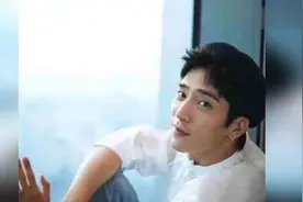 井柏然写真清新文艺 尽享温柔时光展轻熟男魅力视频封面