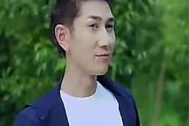 美女抢要总裁的联系方式，不料总裁竟留下夫人的方式！气管炎！