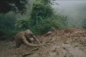 士兵白天做噩梦，梦到艰难与悲惨视频封面