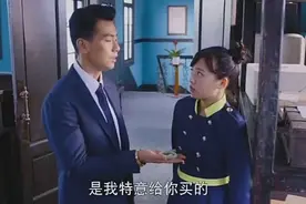 总裁听到女孩说和男同学吃过饭，瞬间吃醋质问视频封面