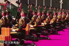 “五步一跪” 那是新时代的军人鸣响视频封面