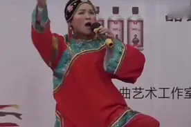 张晓英黑头包公戏联唱，梨园春明星擂主独特唱腔，惊艳全场视频封面