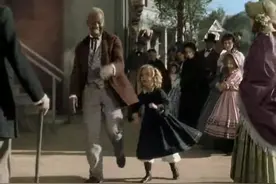 为救爸爸，小女孩和比利叔叔街边跳舞筹车费视频封面