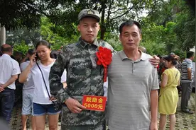 宾阳县新兵奔赴军营保家卫国图片