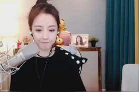 虎牙莉哥的成名曲《让我做你的眼睛》，唱的还行吧