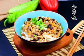 秋凉将至老人宜吃打卤面图图片