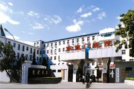 国医·历程共同见证北中医60年成长之路——仁心仁术图片