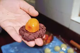 只要30分钟！手把手教你做酥脆蛋黄酥，再也不用花钱买了!图片