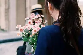 面对爱情这些生肖似一棵含羞草图片