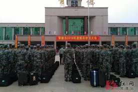 铁血男儿卫家国 常德军民欢送90名新兵入伍图片