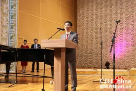 内蒙古无伴奏合唱国外巡演音乐会在阿拉木图举行图片
