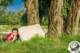 把躲猫猫变成世界锦标赛，歪果仁也是real会玩儿图片