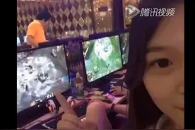 LOL战斗之夜美女在网吧直播关电脑 竟然被小哥图片