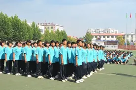 魏县四中举行新生军训汇演暨总结表彰会图片