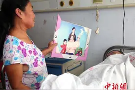岳母照顾植物人女婿十年不弃 用爱助其苏醒图片