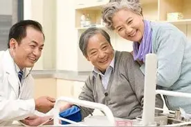 医生专业个人简历范文图片