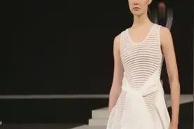 中国国际时装周，高端大气的设计，中国范风靡国际T台啊！视频封面