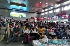 南通长途车站迎客流高峰 预计日发送旅客1.3万人次图片