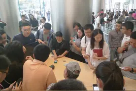 AirPods 到底会不会掉？图片