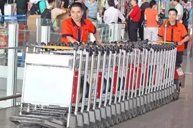 双流机场多了“手推神器”！中秋国庆出行记得去推一推！图片