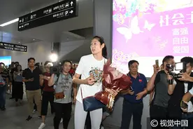 里约奥运会：中国女排冠军选手朱婷返乡郑州 感言回家最想见父母图片