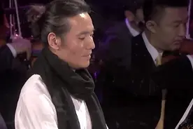 交响乐演奏凤凰传奇的《荷塘月色》，第一次听这样的版本，好听视频封面