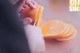 美食分享：自制减肥功效的橙子西柚排毒水，喝出健康的感觉视频封面