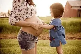 孕六月婆婆让她去医院照顾小姑子，得知原因让人无语图片