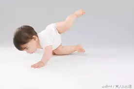 宝宝翻翻翻，要乐趣不要危险图片