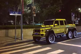 仔细看这台奔驰G63 AMG 6x6，是不是缺少点什么呢？图片