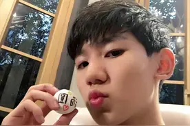 王源嘟嘴卖萌自比汤圆：你们要的自拍！图片