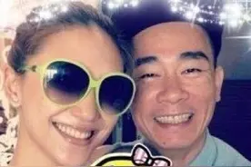 古惑仔陈小春只有在应采儿和儿子面前才会笑，才会看见不一样的他图片