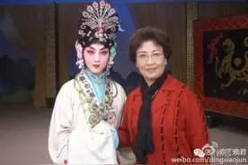 “飒爽英姿”与“貌如天仙”——丁晓君图片