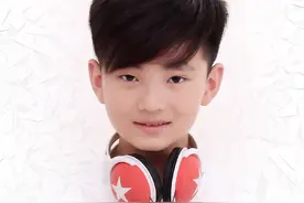 歌手荆原推出首支单曲《向上吧少年》歌词曝光图片