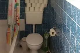 酱紫上厕所是几个意思，是怕我偷看吗？图片