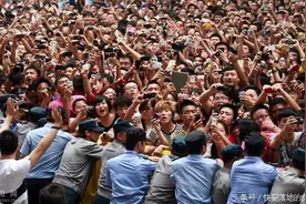 在追星的都是什么人？图片