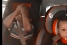 黑人小孩听到妈妈怀孕的第一反应，对话像是Rap说唱视频封面