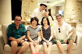 众星如何过中秋，黄晓明晒幸福，王宝强吃月饼，马云忧心忡忡图片