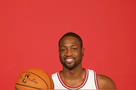 如今的“闪电侠”韦德的个人技术特点 能完胜欧文哈登？图片