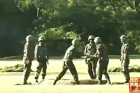 中国早期的军事训练宣传视频，开始就吓尿了图片