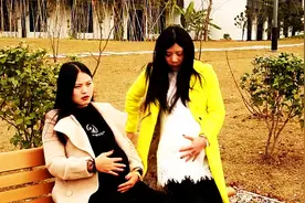 两姐妹怀了同一男人的孩子视频封面