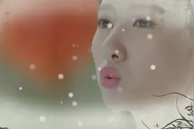 男子尿不出来，竟然让女子给他吹口哨 表情很可爱视频封面