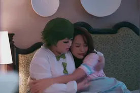 爱人的谎言：美女做噩梦动静太大，把室友都吵醒了视频封面